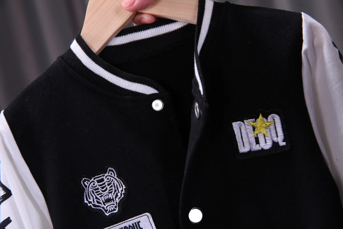 **Conjunto de Ropa para Niños: Chaqueta de Tigre y Pantalones**